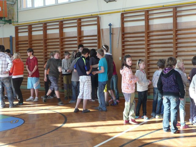 DEN ZEMĚ 20. 4. 2011 v areálu školy