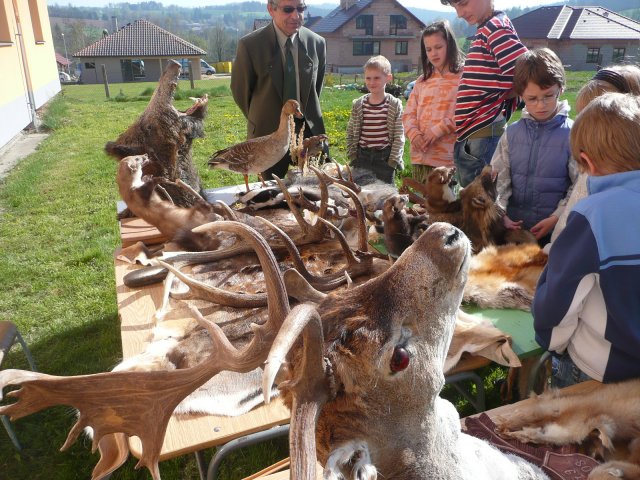 DEN ZEMĚ 20. 4. 2011 v areálu školy