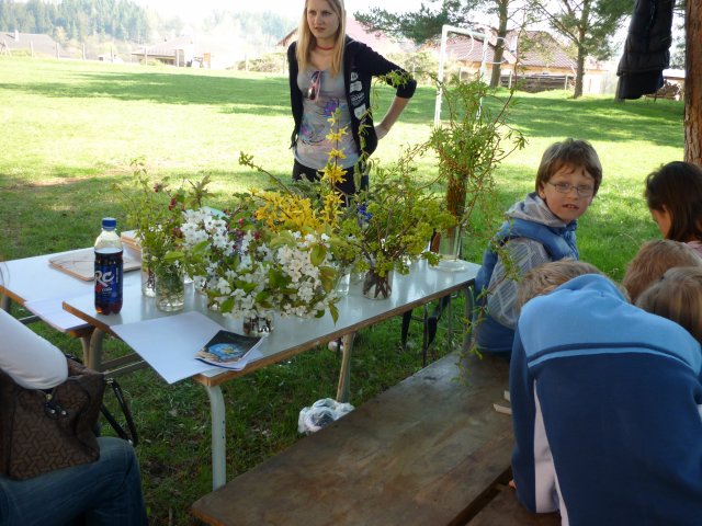 DEN ZEMĚ 20. 4. 2011 v areálu školy