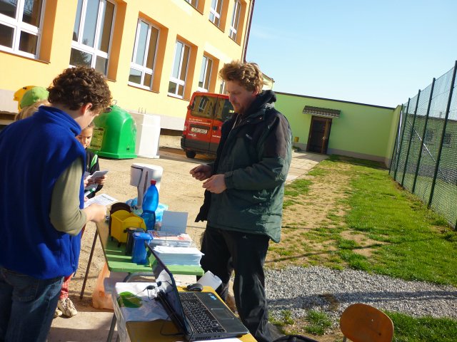 DEN ZEMĚ 20. 4. 2011 v areálu školy