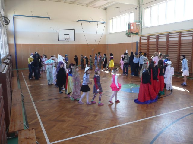 Masopust 8. 3. 2011 v tělocvičně školy
