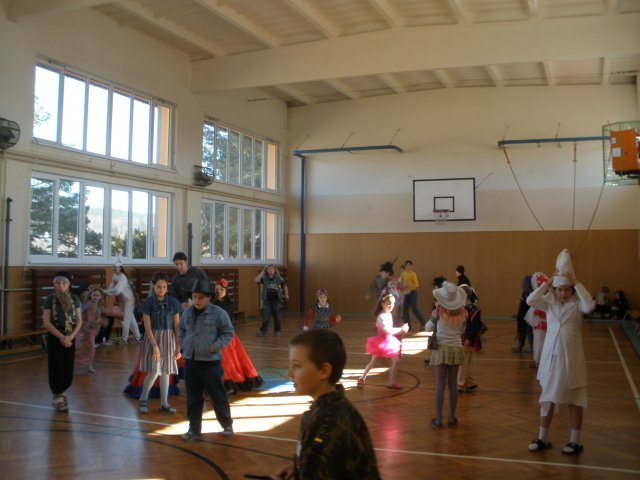 Masopust 8. 3. 2011 v tělocvičně školy
