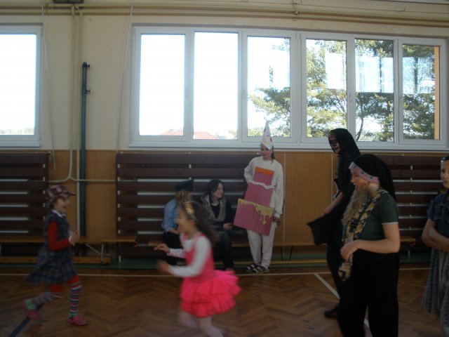 Masopust 8. 3. 2011 v tělocvičně školy