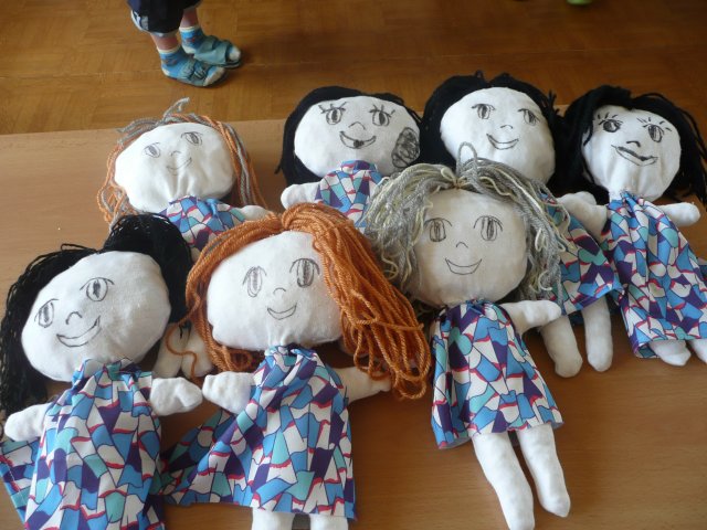 Pracovní činosti 3.r. - panenka - 2011