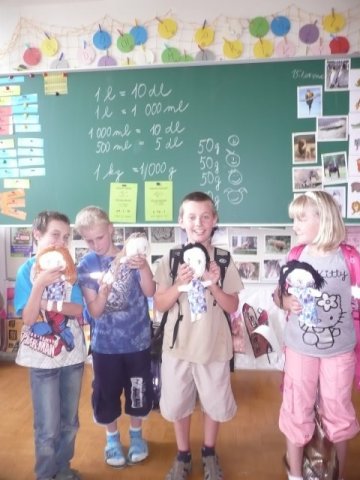 Pracovní činosti 3.r. - panenka - 2011