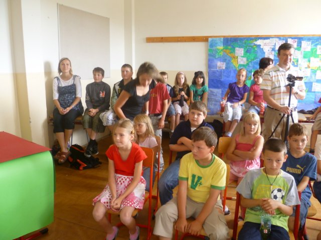 Divadlo 7.ročníku - O ŠÍPKOVÉ RŮŽENCE