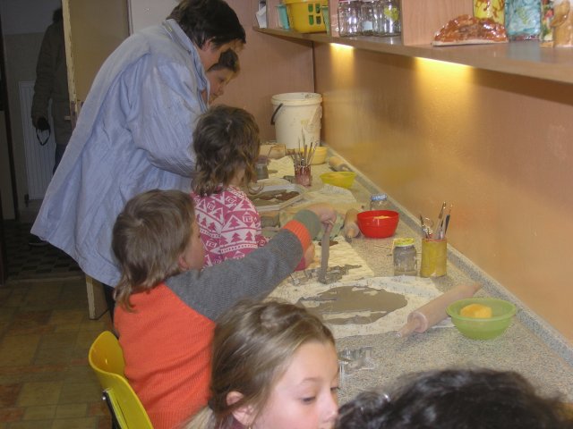 Vánoční dílna konaná v sobotu 27.11.2010  v prostorách školy