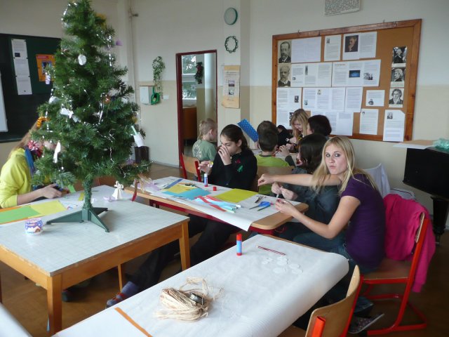 Vánoční dílna konaná v sobotu 27.11.2010  v prostorách školy