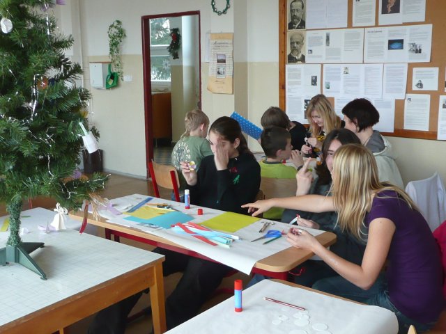 Vánoční dílna konaná v sobotu 27.11.2010  v prostorách školy