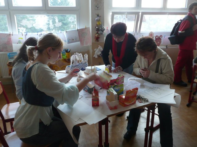 Vánoční dílna konaná v sobotu 27.11.2010  v prostorách školy