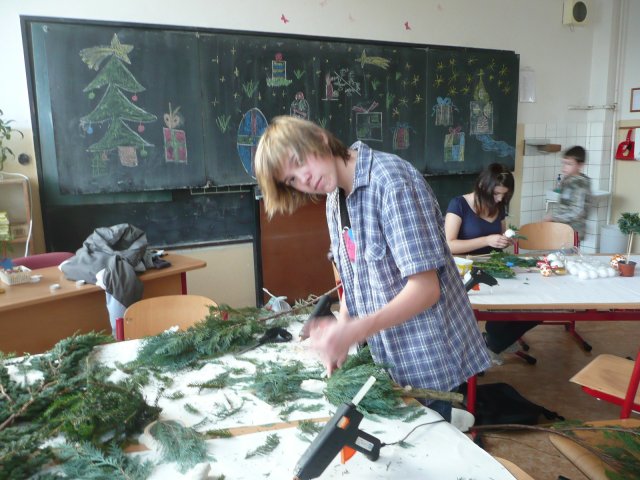Vánoční dílna konaná v sobotu 27.11.2010  v prostorách školy