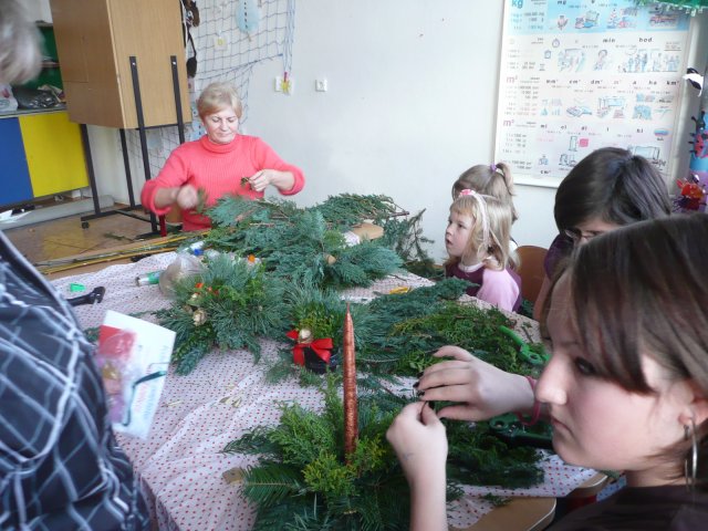 Vánoční dílna konaná v sobotu 27.11.2010  v prostorách školy