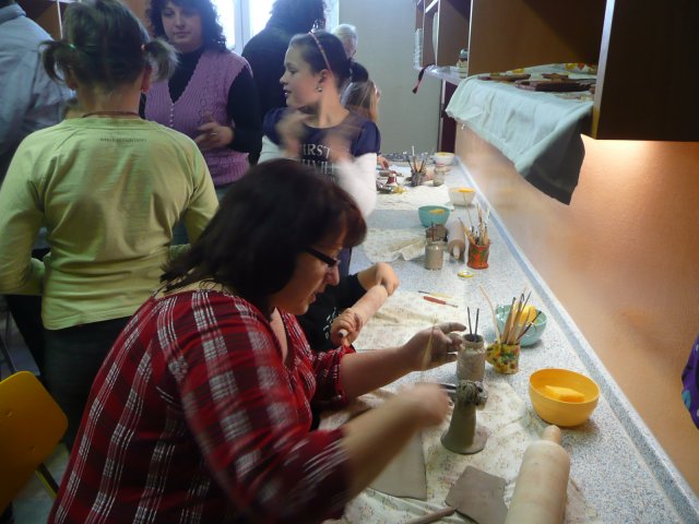 Vánoční dílna konaná v sobotu 27.11.2010  v prostorách školy