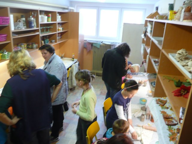 Vánoční dílna konaná v sobotu 27.11.2010  v prostorách školy