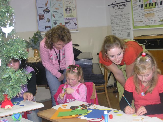 Vánoční dílna konaná v sobotu 27.11.2010  v prostorách školy