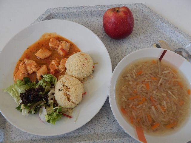 zelňačka, krůtí na zelenině, kuskus