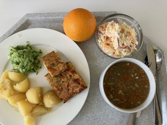 hrstková polévka, velikonoční nádivka s bramborem