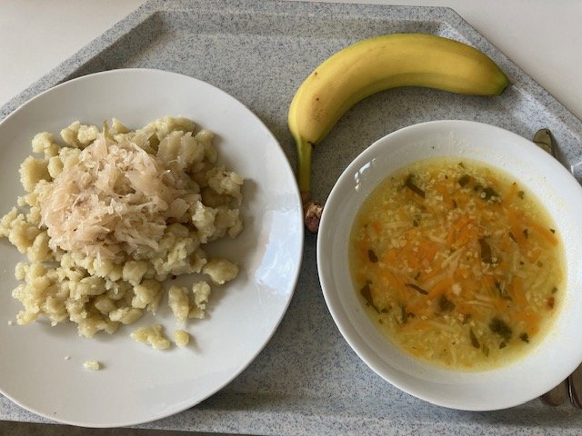 jáhlová se zeleninou, halušky se zelím