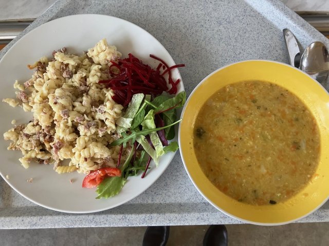 polévka z červené čočky, šunkofleky