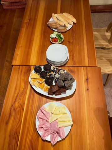 2c4e57c6-e3f9-45b3-8a50-3deaa700b2a0