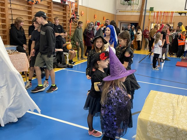 35b44310-cebd-4592-a7ee-8bb2242f3a44