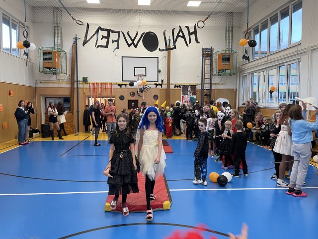 64c6f755-3368-40c5-9fee-f9cee24027f1