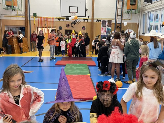 93f22b08-3b7c-4280-bc62-24c68aa79820