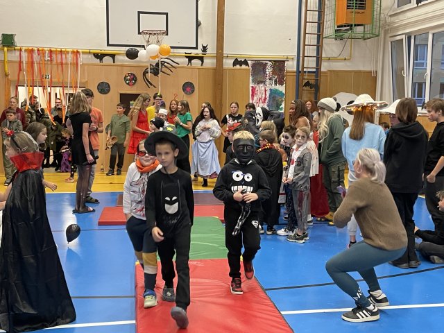 aba52689-c20b-4bd7-9b13-08fff1523338