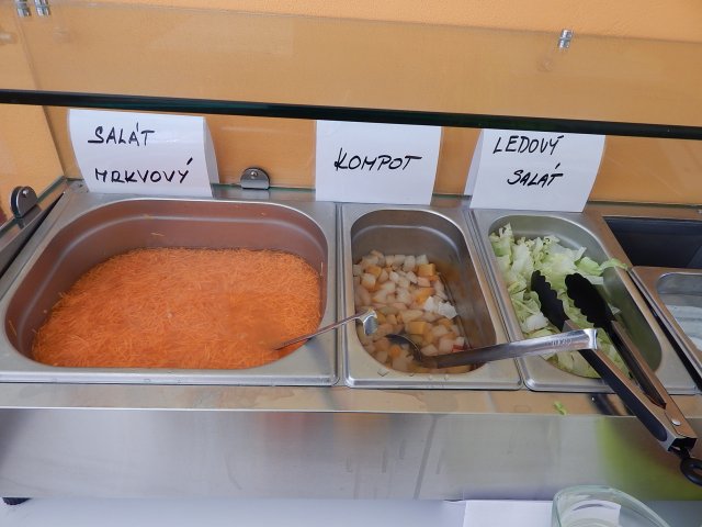 salátový bar 17.10.2022