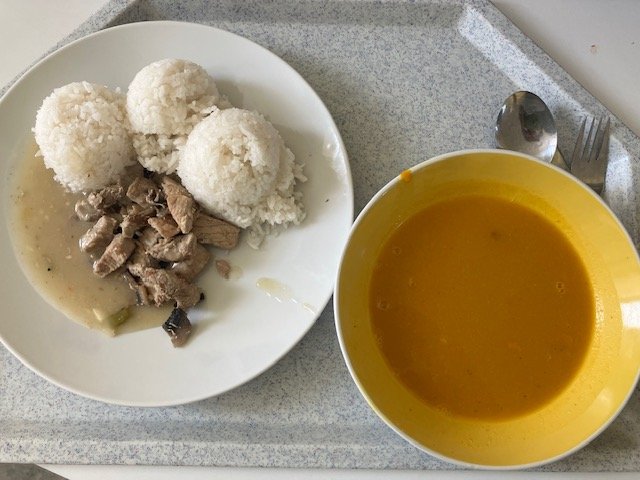 dýňová krémová polévka, vepřová kotleta, rýže