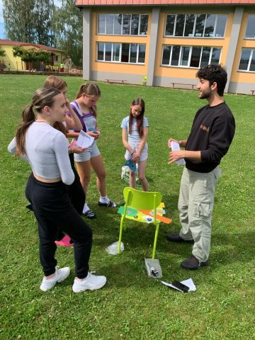 87e0ef07-a035-42cc-9a6d-61b8d1dea75d