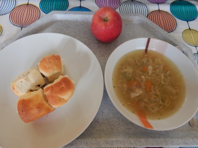 kmínová polévka s vajíčkem, české buchty