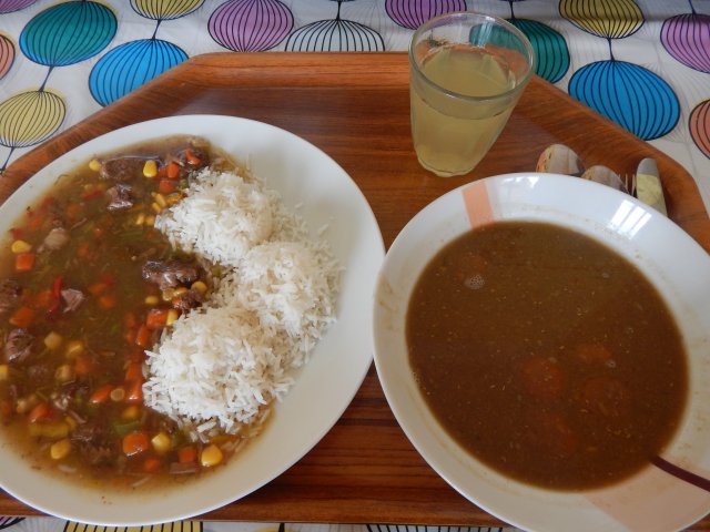 čočková polévka, hovězí čína, rýže