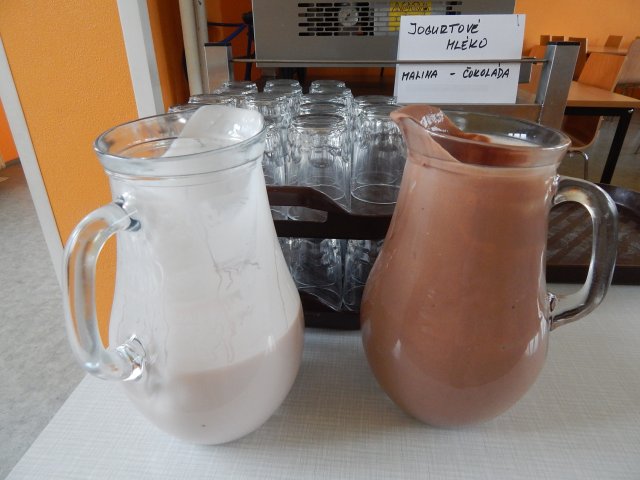 mléčný jogurtový koktejl