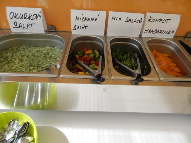 salátový a kompotový bar