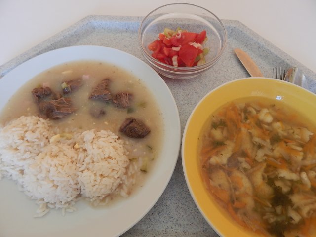 vývar s noky, rozuteklý ptáček, rýže