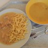 hrstková polévka, krůtí na paprice, těstoviny