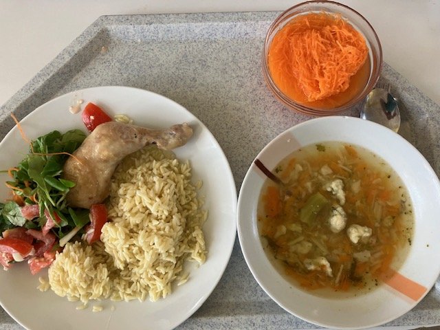 vývar s kapáním, pečené kuře, těstovinová rýže