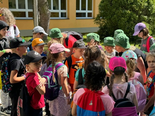 02f6febf-2425-482b-bb70-470a46a51e43