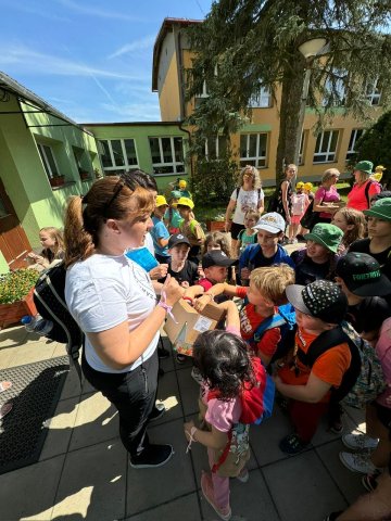 8a1c4084-c1b0-4107-9a4e-4061eabe1d12