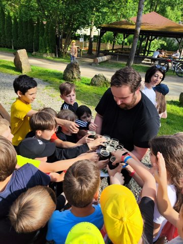 f9d6ee26-7eaa-4b43-9f7e-d27529803c24